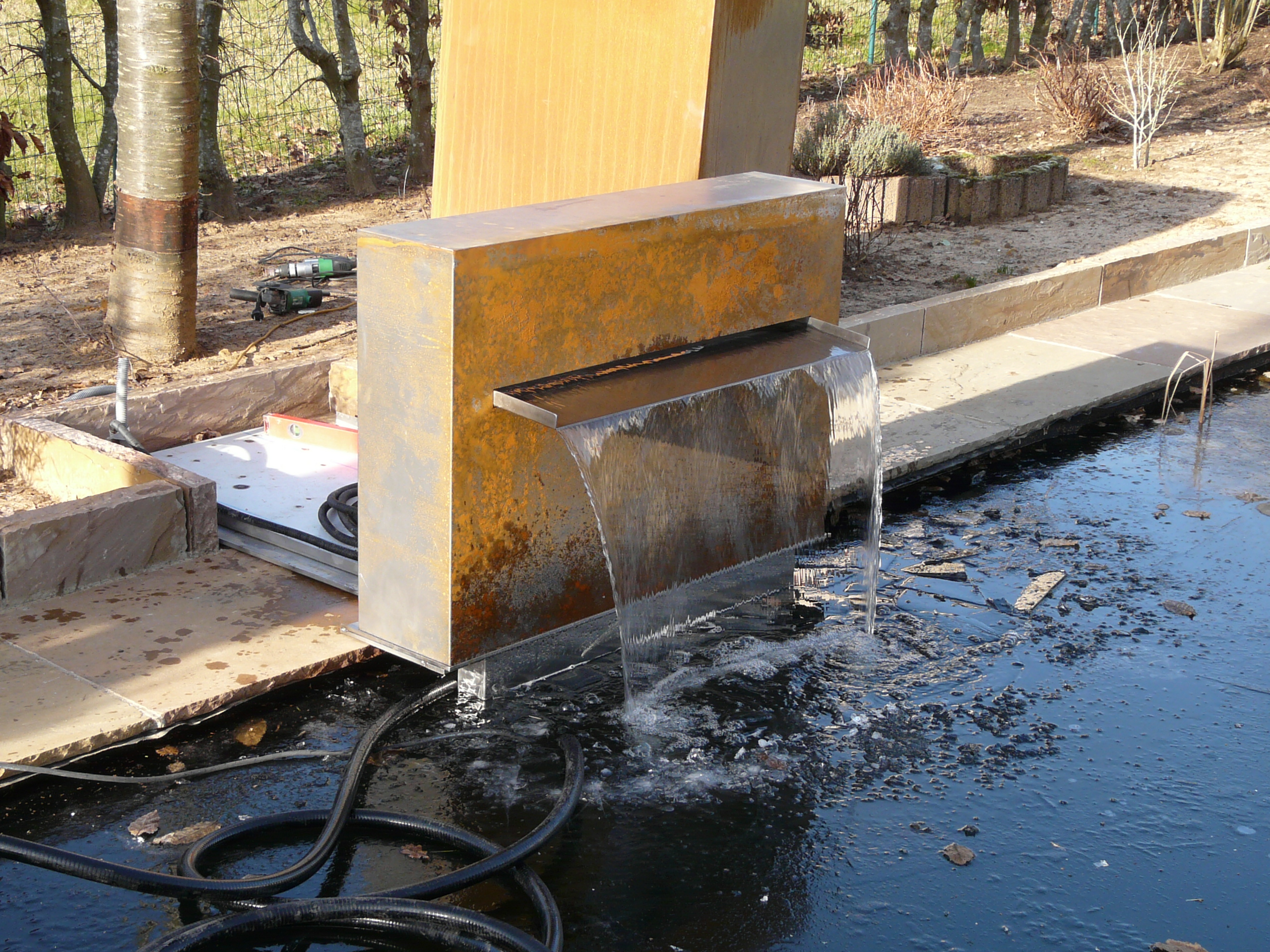 Matériaux d'Antan : FONTAINE AVEC BASSIN RECTANGULAIRE H117